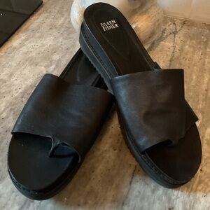Soft leather Eileen Fisher sandals